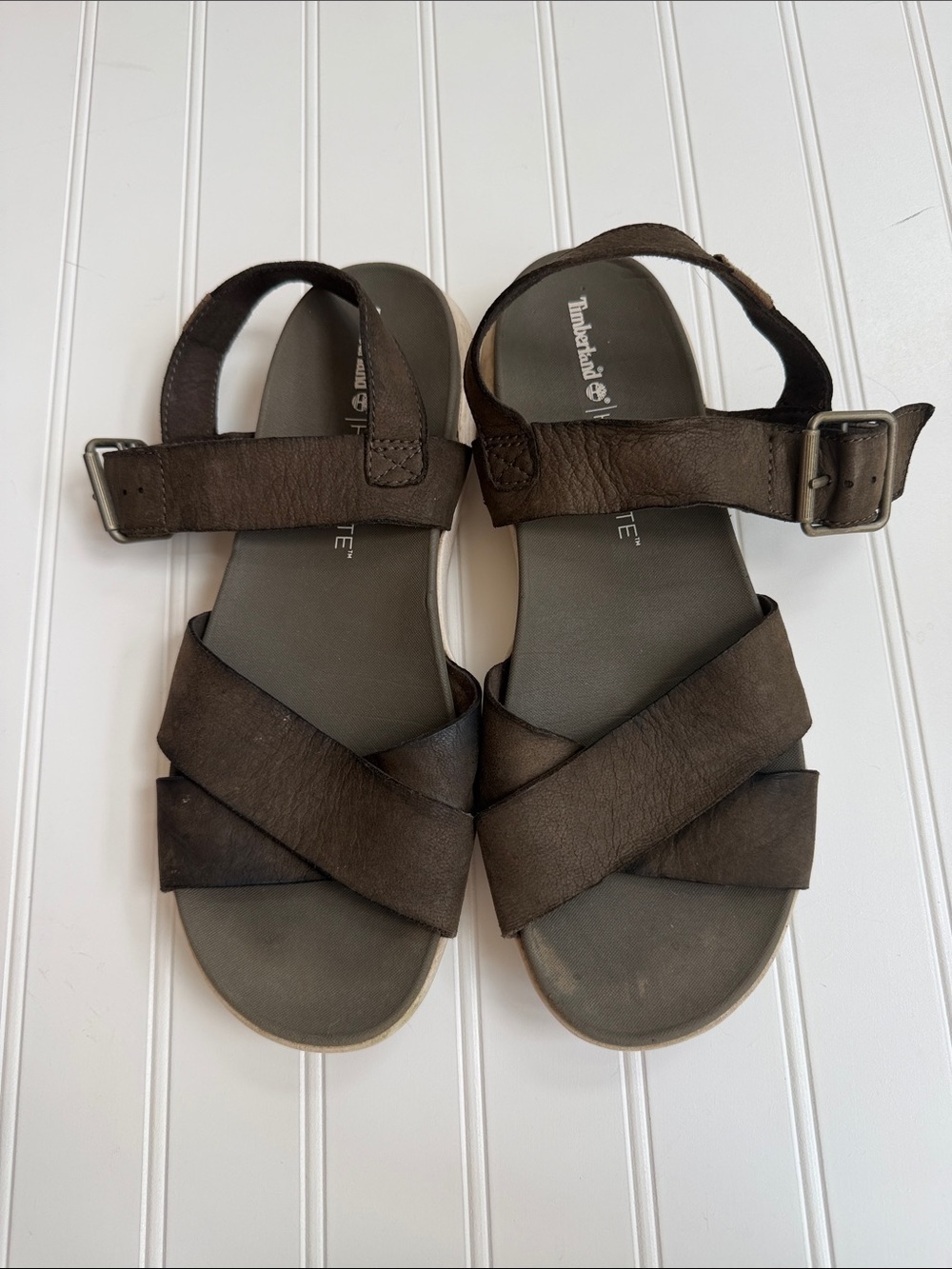 Timberland HoverLite Brown Leather Criss Cross Sandals Women’s 8.5 Comfort A1TSW